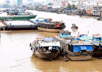  Nông dân trở thành 'tỷ phú nợ' vì mua sà lan ảnh 1