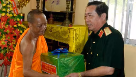 Ban Chỉ đạo Tây Nam bộ chúc mừng Lễ Sen Dolta ảnh 1