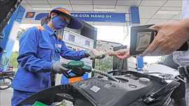 Giá xăng sẽ giảm sau kỳ nghỉ lễ?
