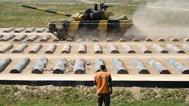 “Đã mắt” với cuộc đua xe tăng Tank Biathlon 2016