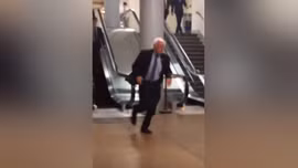 Người Mỹ... xôn xao về sức khỏe ứng viên Bernie Sanders