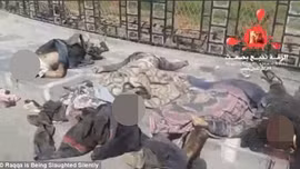 Video khủng bố IS bêu xác không đầu ở Raqqa