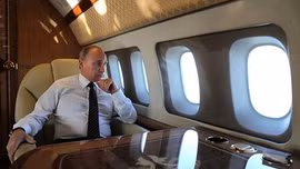 Tổng thống Putin bị tiêm kích Su-35 Nga 'hút hồn' trên bầu trời Syria