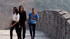 Mẹ con bà Obama thăm Vạn lý Trường thành