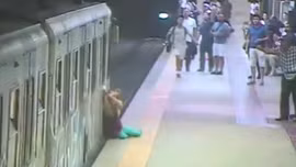 Video tàu điện ngầm kéo lê người phụ nữ hơn 100m gây sốc