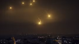 Xem lá chắn phòng thủ Israel đánh chặn tên lửa từ Dải Gaza dội đến