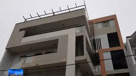 Rơi thang máy chuyển hàng, 3 người thương vong