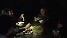 Bộ đội ‘ăn núi, ngủ rừng’ kiểm soát chặt biên giới