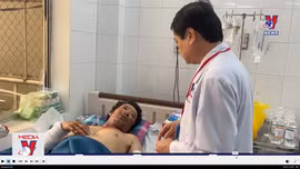 Quản lý công trình bị thợ hồ tẩm xăng đốt khi đang ngủ gây bỏng nặng