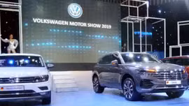 Sẽ xử lý nghiêm vụ xe Volkswagen cài ứng dụng bản đồ đường lưỡi bò