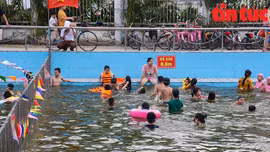 Biến ao tù thành bể bơi miễn phí cho trẻ em 'giải nhiệt' mùa nắng nóng