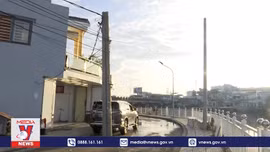 Di dời các trụ điện 'bẫy người' trước Tết Dương lịch