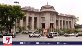 Ngân hàng tiếp tục hạ lãi suất tiền gửi