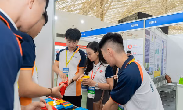 12 đội thi Khuôn mẫu Việt Nam 2026 bắt đầu trưng bày sản phẩm