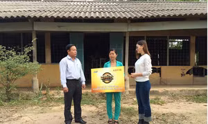 Nhạc hội song ca xây trường cho học sinh vùng sâu