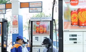 Hà Nội: Dán tem công tơ cột xăng dầu để chống thất thu thuế