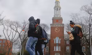 Dân lao động và trung lưu tại New York có thể học đại học miễn phí