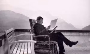 Lộ ảnh chưa từng công bố về trùm phát xít Adolf Hitler