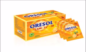 Nên uống bù điện giải Oresol ngay khi mới bị sốt xuất huyết