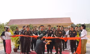 Khánh thành công trình Việt Nam tài trợ cho trường Công binh Campuchia