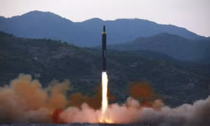 Triều Tiên vừa phóng ICBM, Hàn Quốc tập trận tên lửa 