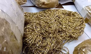 Israel: Bắt giữ đối tượng buôn lậu 1,8 kg vàng từ Dubai
