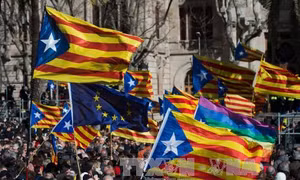Nghị viện Catalonia chấp thuận giải thể, Thủ hiến bỏ trốn