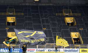 ‘Lũy vàng’ Borussia Dortmund trống không sau án phạt