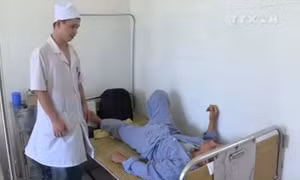 'Xã hội đen' bảo kê máy gặt lộng hành ở vùng quê Hưng Yên