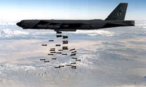 Mỹ tung B-52 dội bom Syria, Nga tố làm 20 thường dân thiệt mạng
