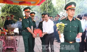 Truy điệu, an táng 16 hài cốt liệt sĩ Việt Nam hy sinh tại Lào