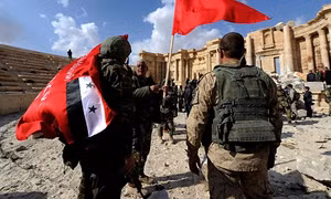 Đằng sau việc khủng bố IS tháo chạy từ Raqqa tới Palmyra ở Syria