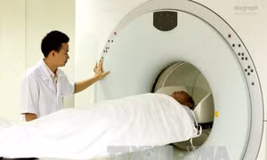 Lần đầu tiên đưa vào sử dụng hệ thống máy chụp hiện đại PET/CT tại Hà Nội 