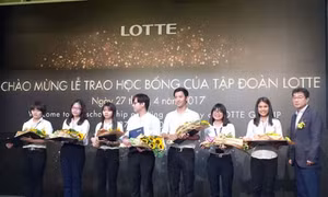 LOTTE Mart trao học bổng cho 50 sinh viên xuất sắc tại TP Hồ Chí Minh