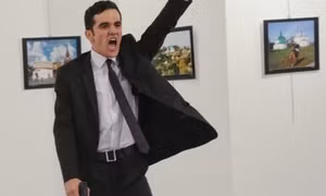 Bức ảnh 'ám sát đại sứ Nga' giành giải nhất World Press Photo 2017