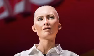 Không dừng ở quyền công dân, robot Sophia còn muốn lấy chồng, có con