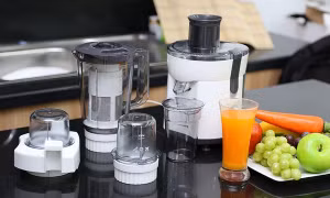 So sánh máy ép trái cây và máy xay sinh tố