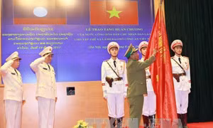 Bộ Công an đón nhận phần thưởng cao quý do nước CHDCND Lào trao tặng