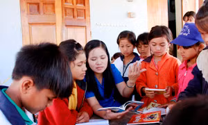 Người phụ nữ mở thư viện tại gia miễn phí cho trẻ em