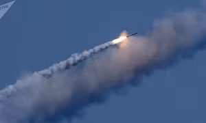 Cận cảnh tên lửa Kalibr vùn vụt bay từ tàu ngầm Nga nã khủng bố ở Syria