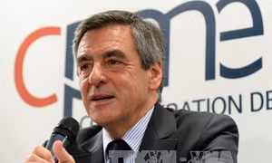 Tiếp tục ủng hộ ông Fillon - sự đặt cược đầy rủi ro