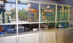 Cán bộ xã đi nghỉ mát giữa tuần vì cuối tuần bận... đám cưới?