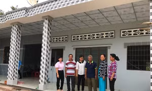 Chị tổ trưởng người Khmer nhiệt tình với công tác xóa nghèo 