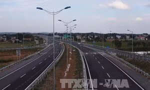 Có được tháo dỡ rào chắn quốc lộ?