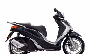 Piaggio Medley, Yamaha NVX, Honda SH: 3 sự lựa chọn xe ga cho phái mạnh