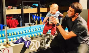 Học cách kiên nhẫn như Michael Phelps dạy con tập bơi