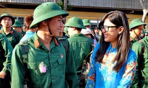 Tưng bừng ngày hội tòng quân tại các địa phương thuộc Quân khu 7 