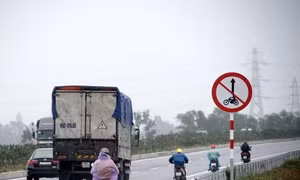 Đi xe máy vào đường cao tốc có bị phạt nặng?