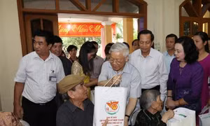 Những hình ảnh xúc động nhân 70 năm Ngày Thương binh - Liệt sỹ 27/7 