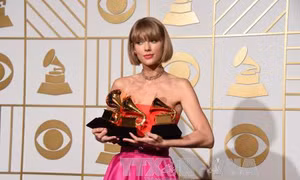 Taylor Swift thắng lớn tại lễ trao Giải thưởng Âm nhạc Mỹ 2020